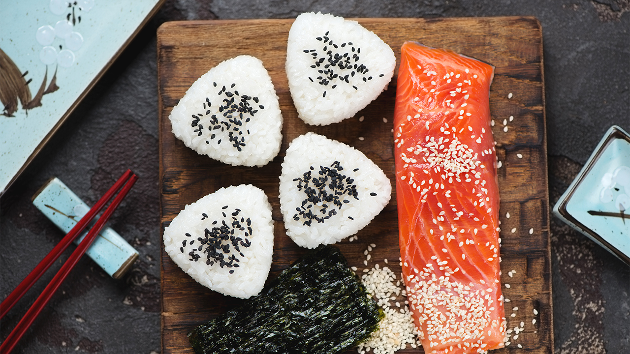 Read more about the article Laga onigiri – japanska risbollar