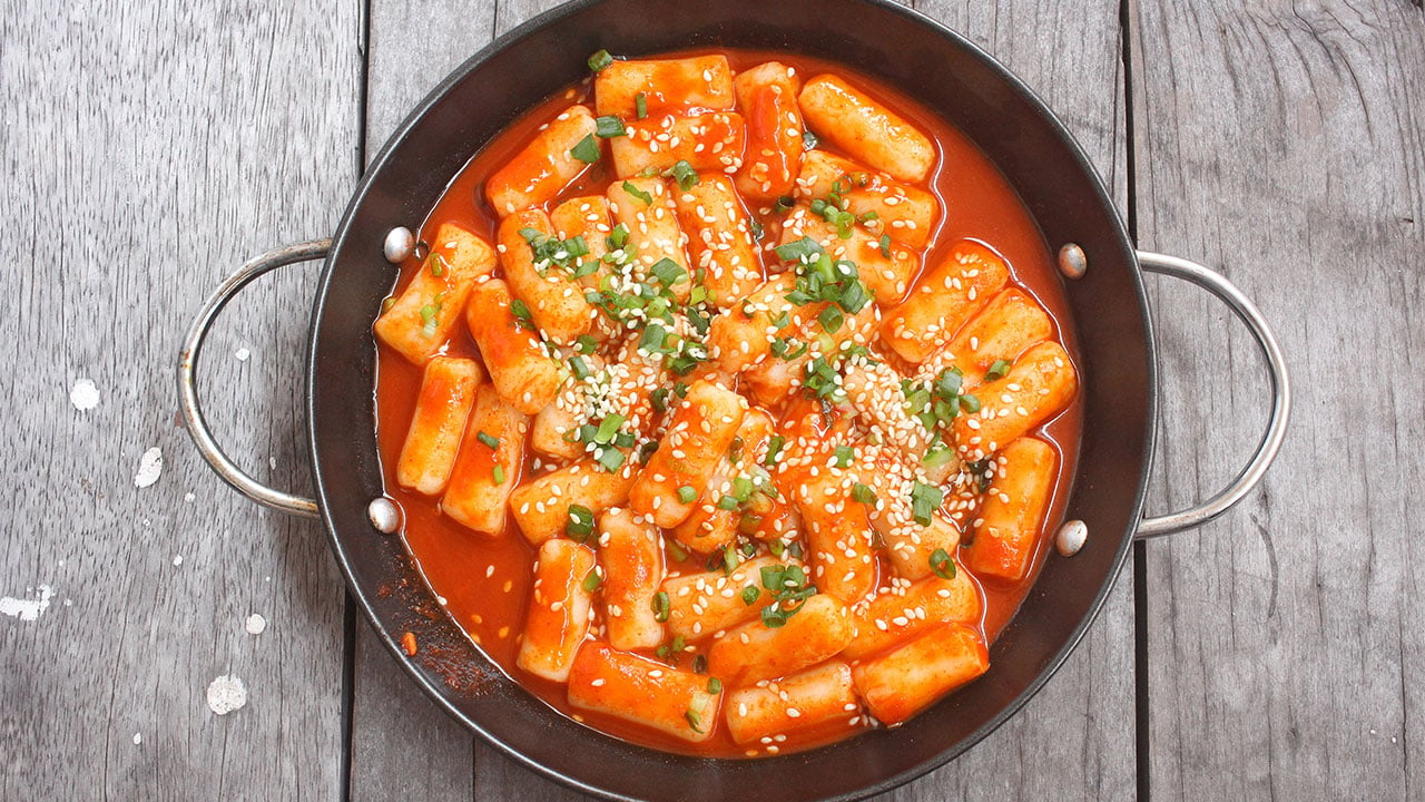 Read more about the article Laga Tteokbokki, koreanska rice cakes